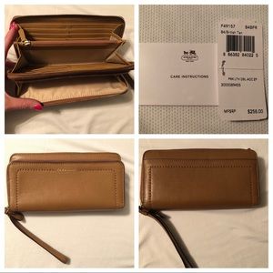 Coach wallet